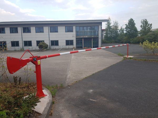 Manual Raise Arm Barrier